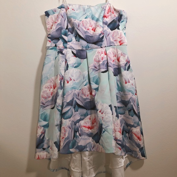 City Chic Dresses & Skirts - City Chic High-Low Midi Floral Dress